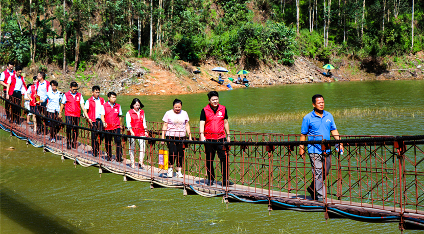 &ldquo;送溫暖防返貧+消費幫扶&rdquo;，助力武鳴區仙湖鎮六冬村鄉村 振興